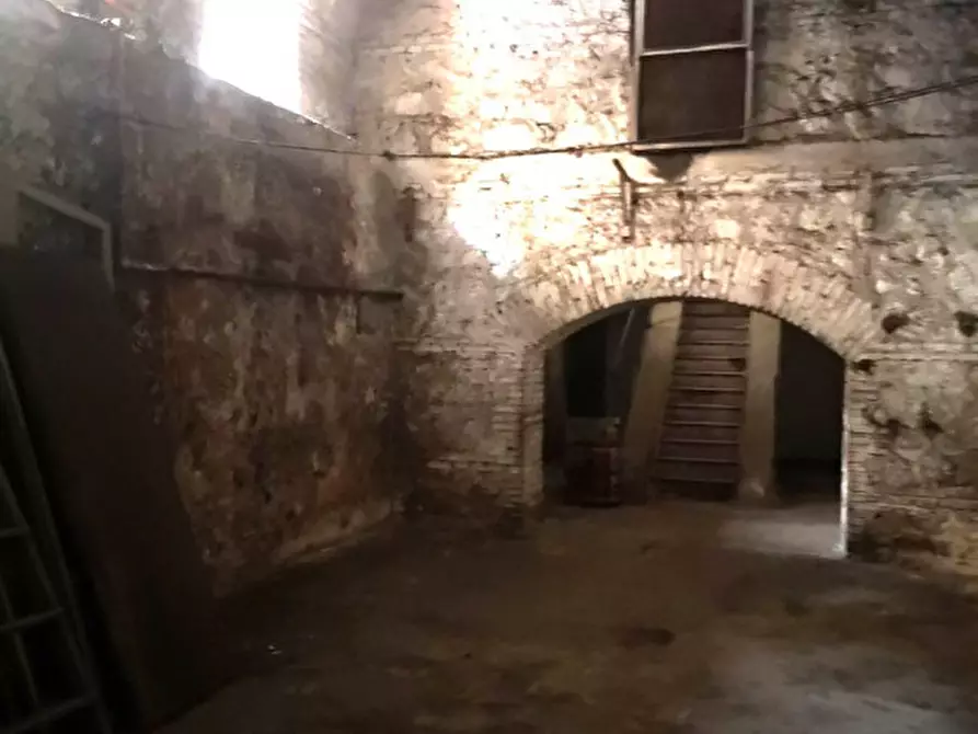 Immagine 5 di Negozio in affitto  in Via pontremoli a Roma