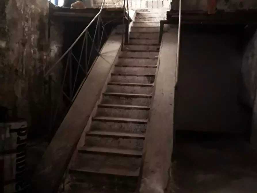 Immagine 6 di Negozio in affitto  in Via pontremoli a Roma