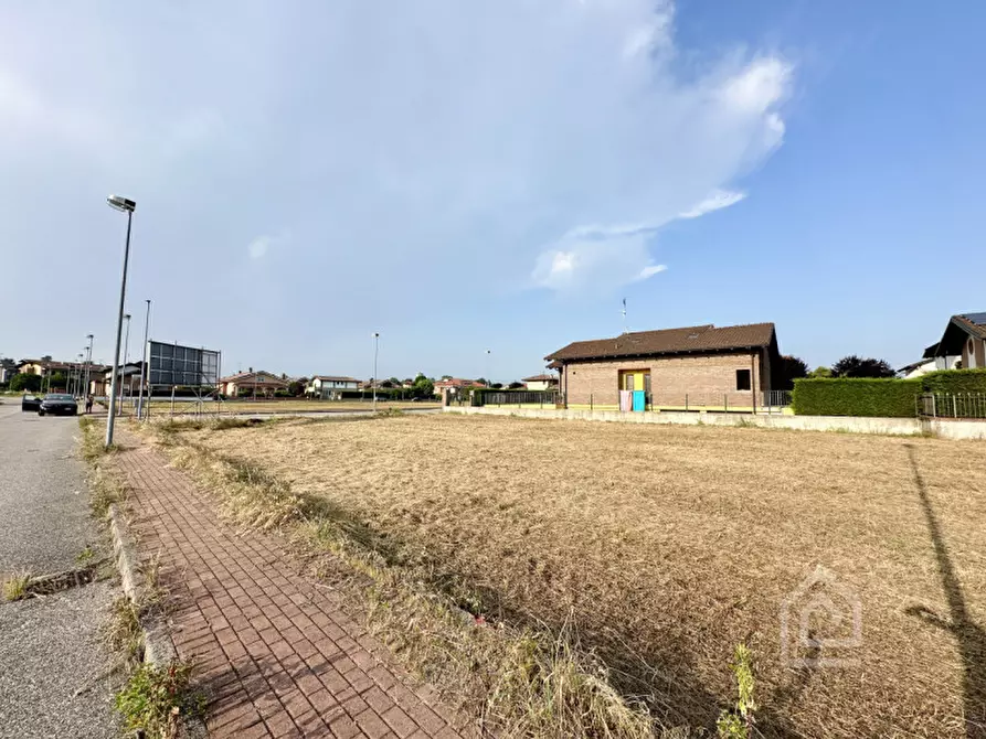 Immagine 11 di Terreno in vendita  in Via Giovanni Falcone a Torrazza Piemonte