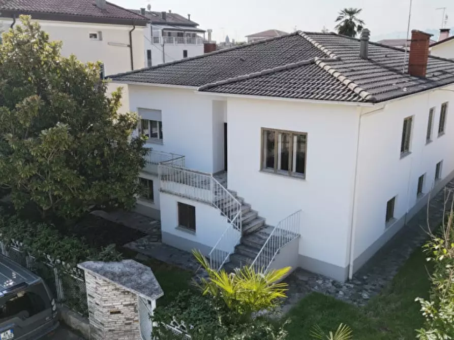 Immagine 1 di Casa indipendente in affitto  in Via Cesare Battisti a Bassano Del Grappa