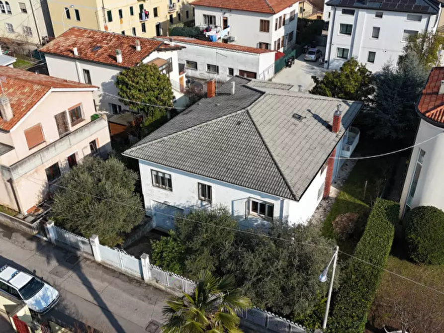 Immagine 10 di Casa indipendente in affitto  in Via Cesare Battisti a Bassano Del Grappa