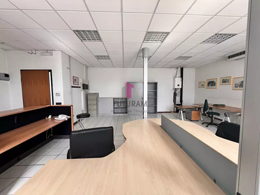 Immagine 5 di Laboratorio in affitto  in Via Dell'Industria 10 a Monticello Conte Otto