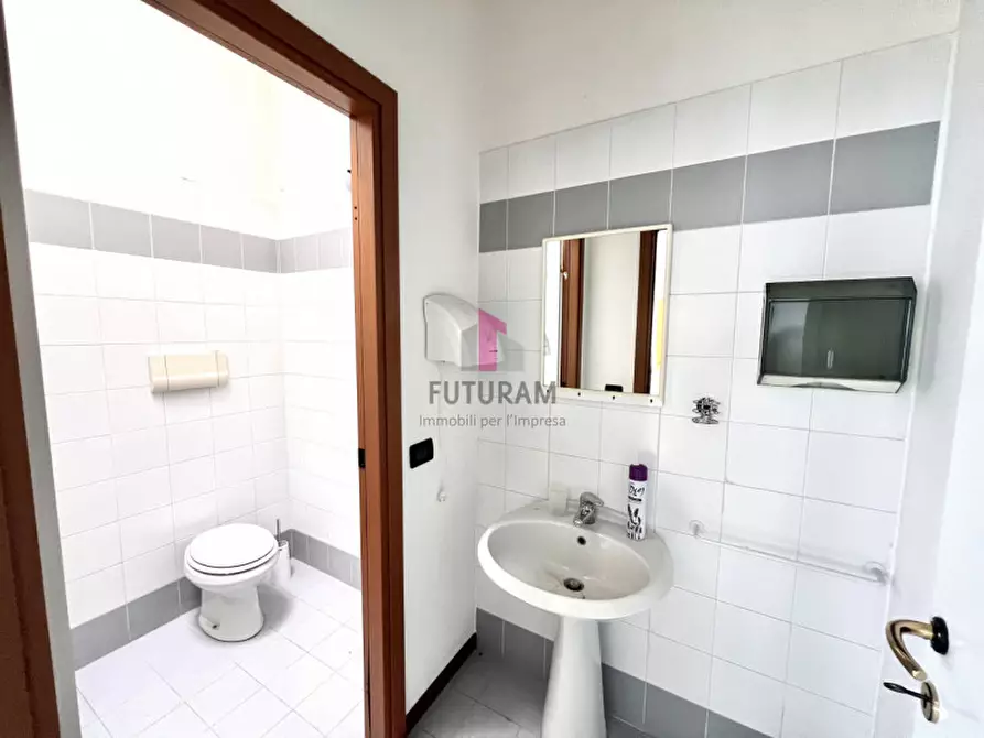 Immagine 16 di Laboratorio in affitto  in Via Dell'Industria 10 a Monticello Conte Otto