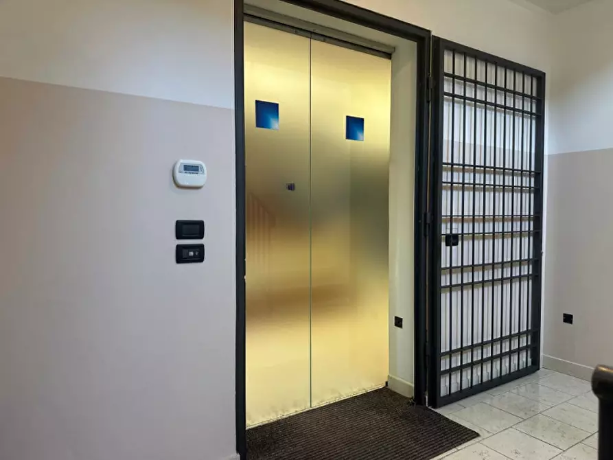 Immagine 1 di Ufficio in vendita  in Via Benvenuto Cellini a Bassano Del Grappa