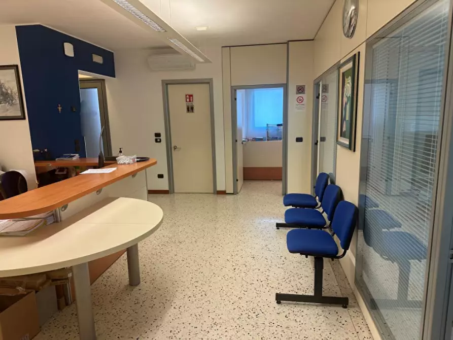 Immagine 2 di Ufficio in vendita  in Via Benvenuto Cellini a Bassano Del Grappa