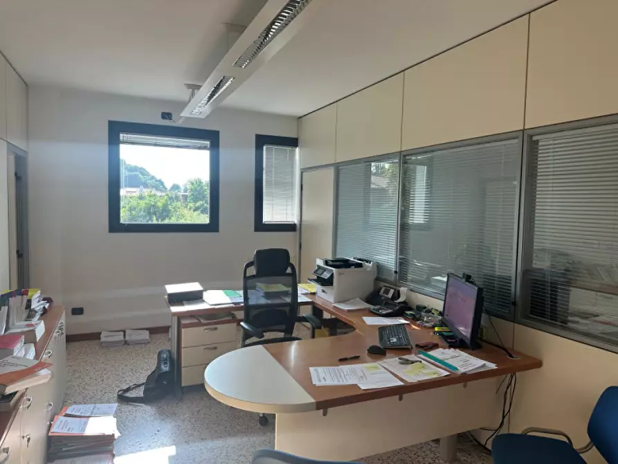 Immagine 5 di Ufficio in vendita  in Via Benvenuto Cellini a Bassano Del Grappa