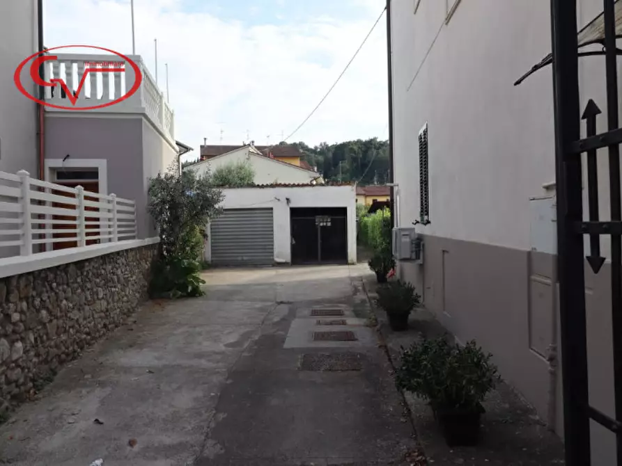Immagine 33 di Appartamento in vendita  in Via Guglielmo Marconi, 37 a Montevarchi