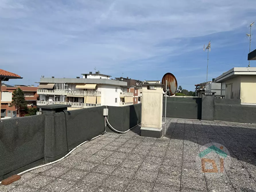 Immagine 20 di Appartamento in vendita  in Viale Martiri della Libertà a Grado