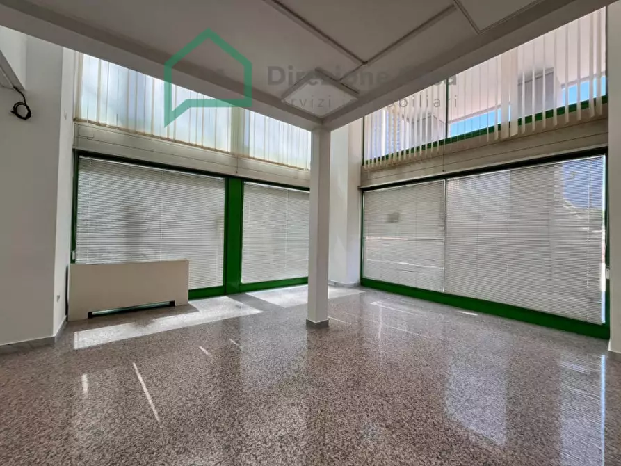 Immagine 4 di Negozio in affitto  in CENTRO DIREZIONALE a Napoli