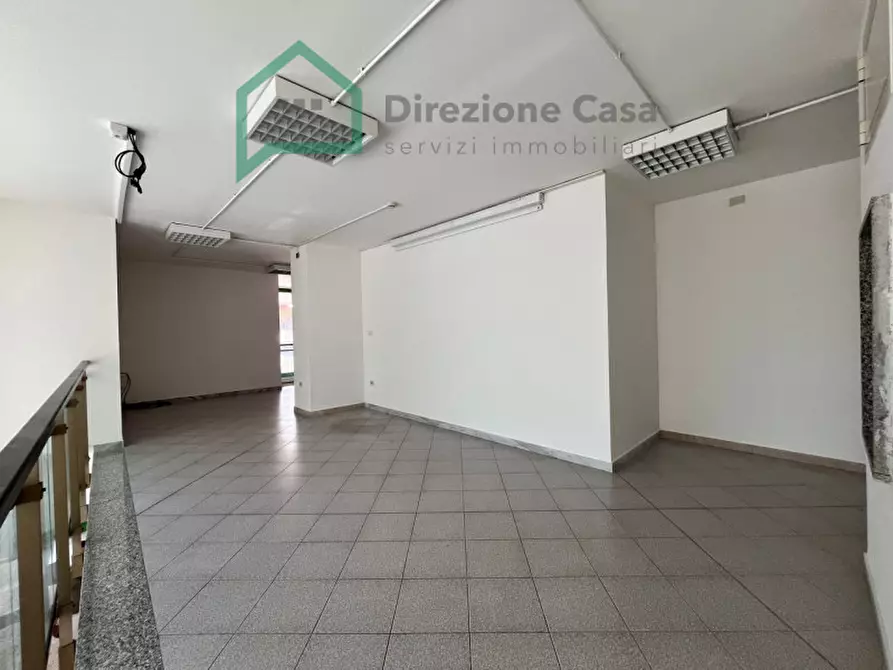 Immagine 9 di Negozio in affitto  in CENTRO DIREZIONALE a Napoli