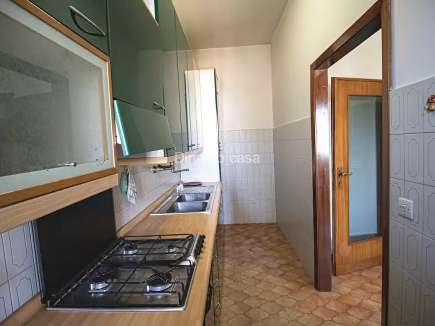 Immagine 5 di Appartamento in vendita  in Via dei Ciliani a Prato