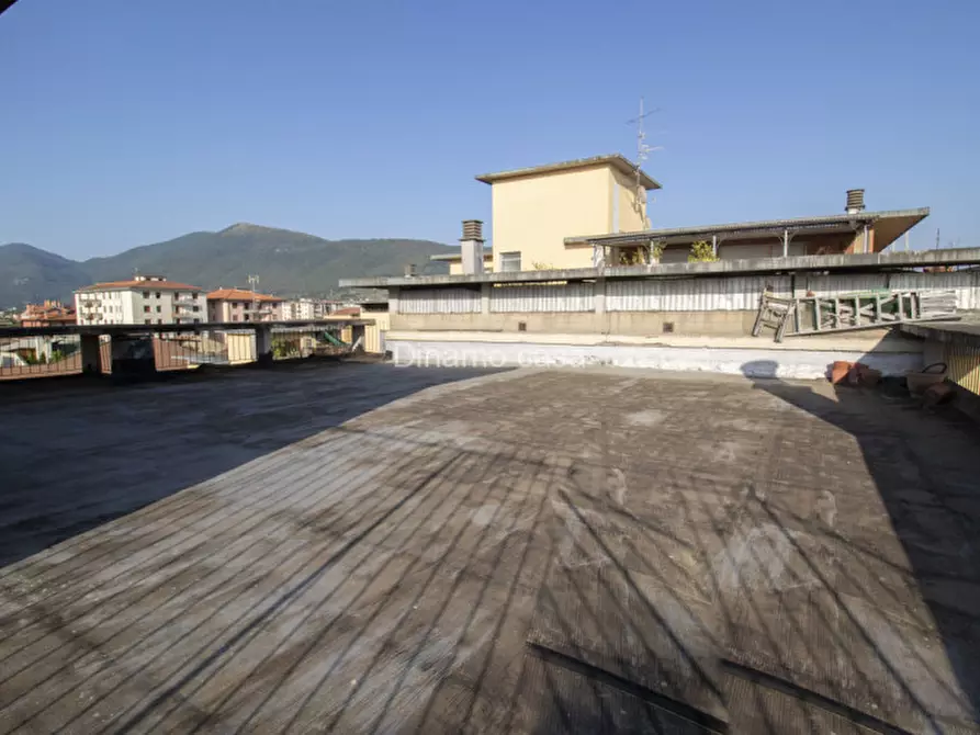 Immagine 19 di Appartamento in vendita  a Prato