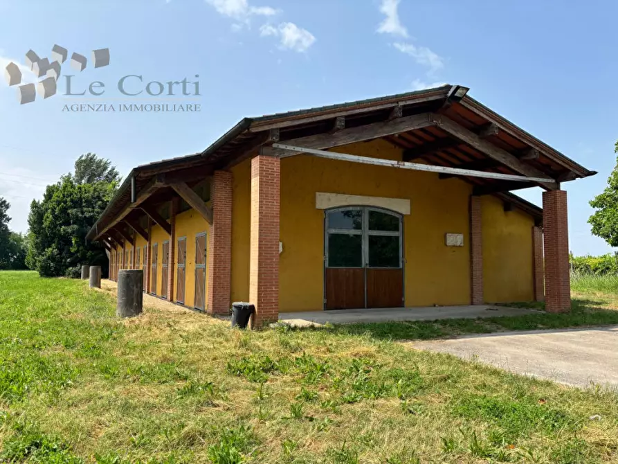 Immagine 2 di Attività commerciale in vendita  a San Bonifacio