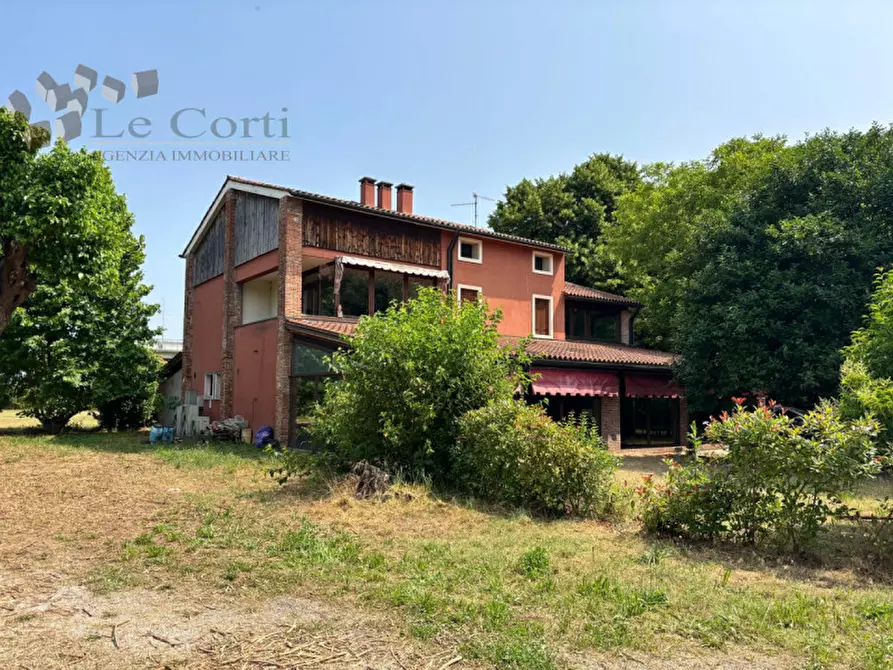 Immagine 8 di Attività commerciale in vendita  a San Bonifacio