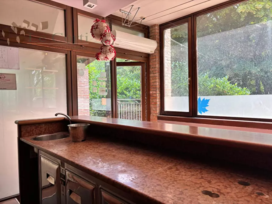 Immagine 9 di Attività commerciale in vendita  a San Bonifacio