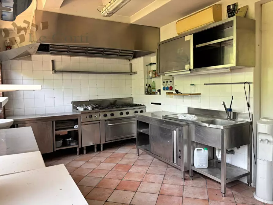 Immagine 14 di Attività commerciale in vendita  a San Bonifacio