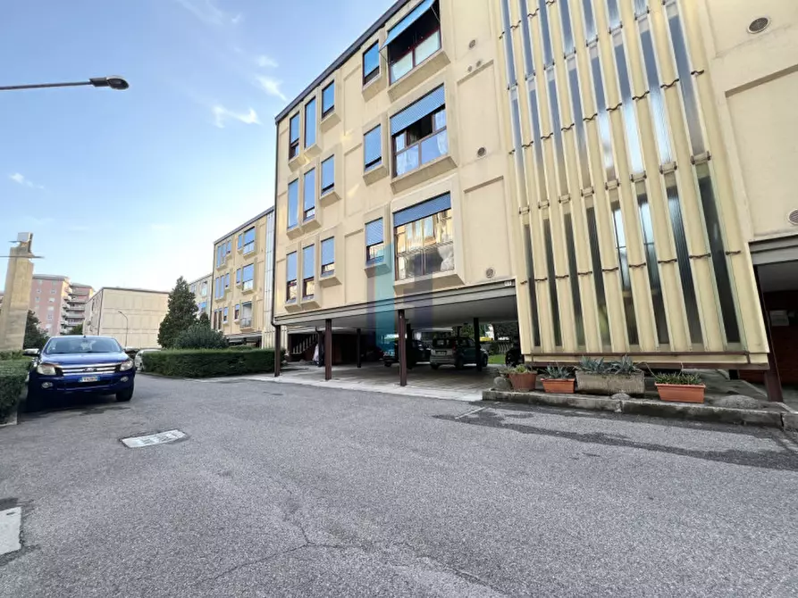 Immagine 28 di Appartamento in vendita  in Via del Molino a Brescia