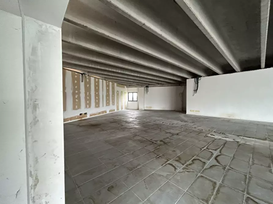 Immagine 5 di Capannone industriale in vendita  a Romano Di Lombardia