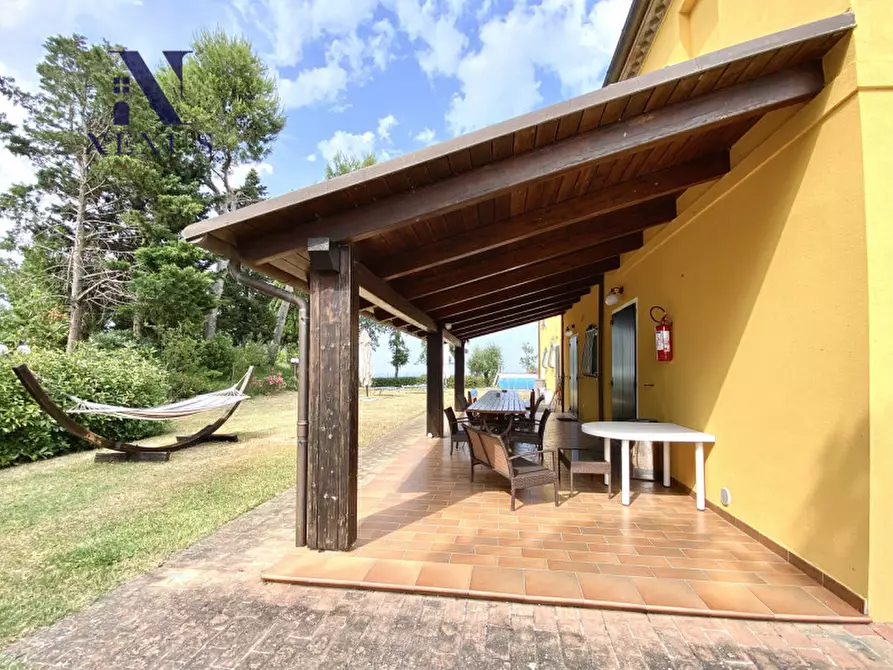 Immagine 3 di Villa in vendita  a Colli Al Metauro