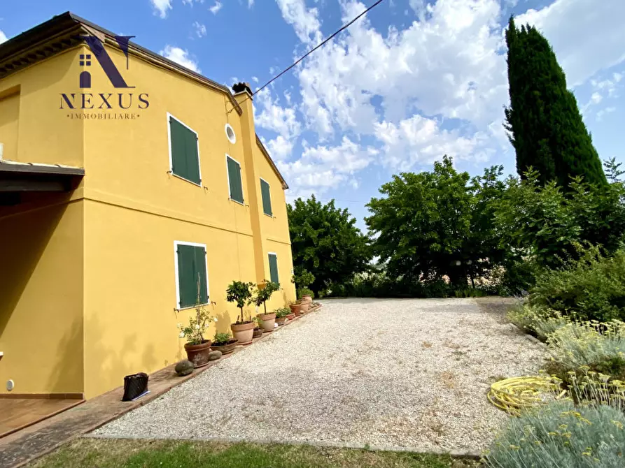 Immagine 9 di Villa in vendita  a Colli Al Metauro