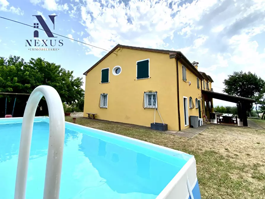 Immagine 14 di Villa in vendita  a Colli Al Metauro