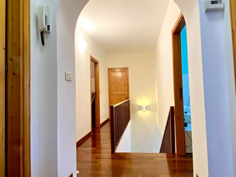 Immagine 38 di Villa in vendita  a Colli Al Metauro