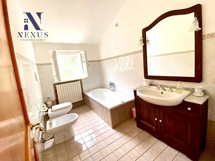 Immagine 42 di Villa in vendita  a Colli Al Metauro