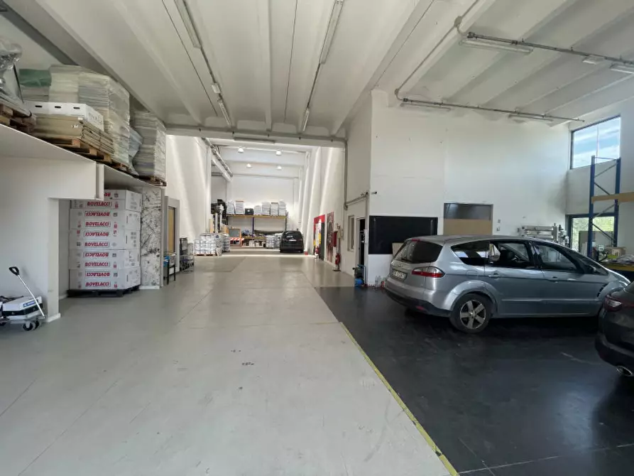 Immagine 2 di Capannone industriale in affitto  in Via Thomas Edison a Cadoneghe