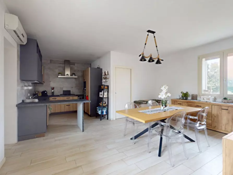 Immagine 3 di Villa in vendita  in VIA BOITO a Vicenza