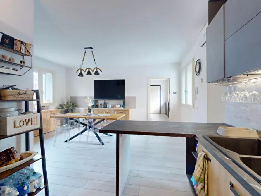 Immagine 5 di Villa in vendita  in VIA BOITO a Vicenza