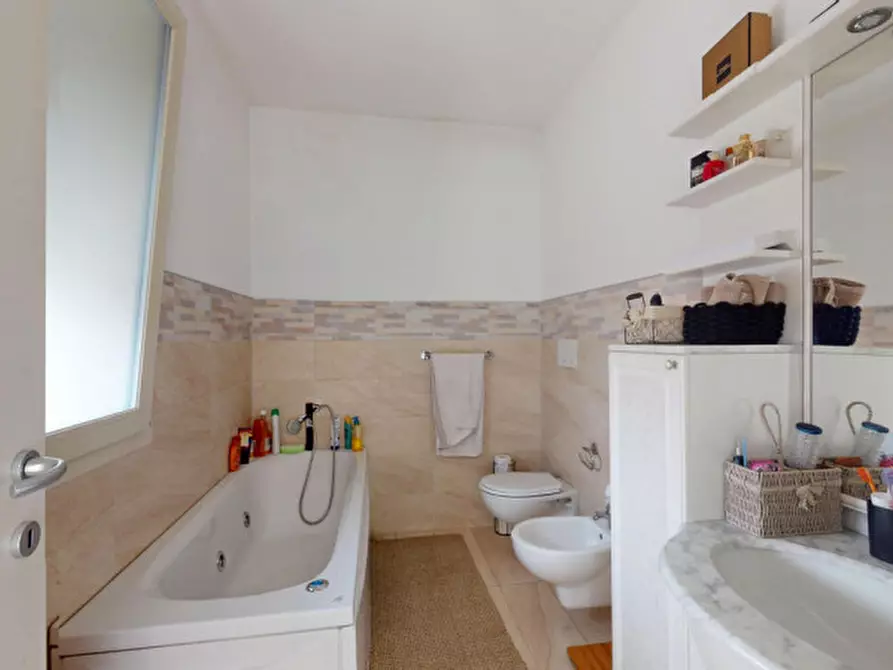 Immagine 14 di Villa in vendita  in VIA BOITO a Vicenza