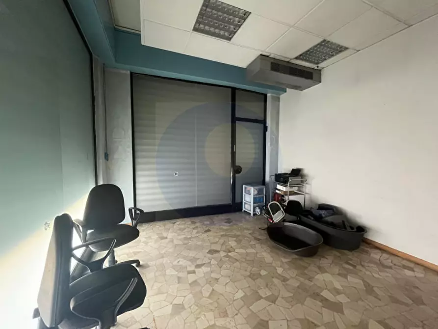 Immagine 4 di Negozio in vendita  in Via Pietro Mascagni a Vicenza