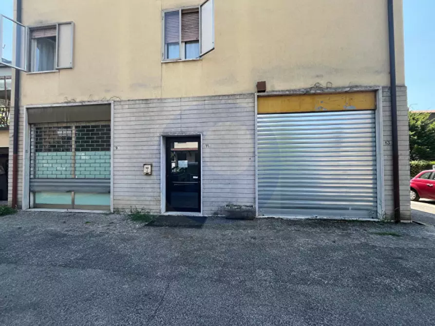 Immagine 6 di Negozio in vendita  in Via Pietro Mascagni a Vicenza