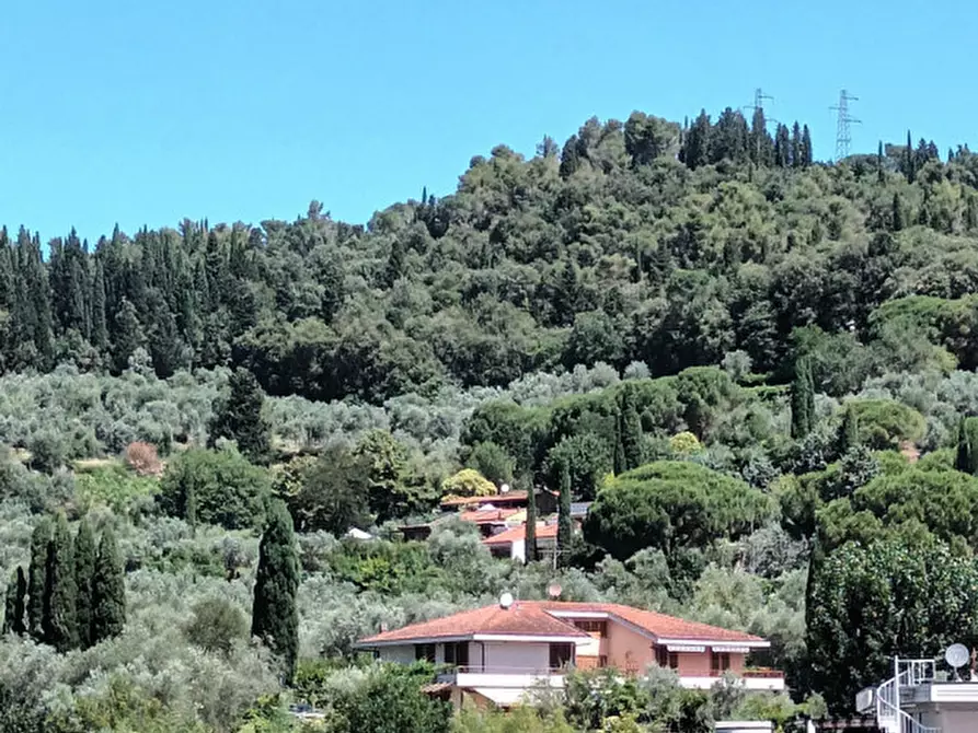 Immagine 1 di Villa in vendita  in via  di San Romano a Firenze