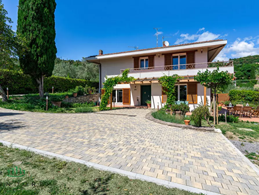 Immagine 3 di Villa in vendita  in via  di San Romano a Firenze