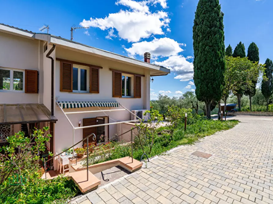 Immagine 4 di Villa in vendita  in via  di San Romano a Firenze