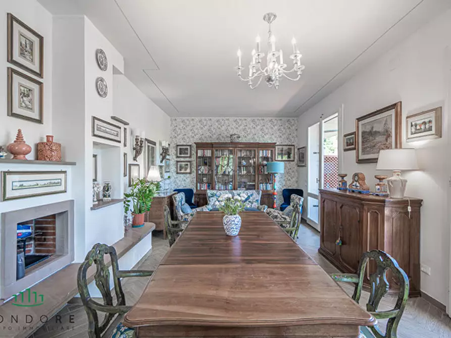 Immagine 4 di Villa in vendita  in via  di San Romano a Firenze