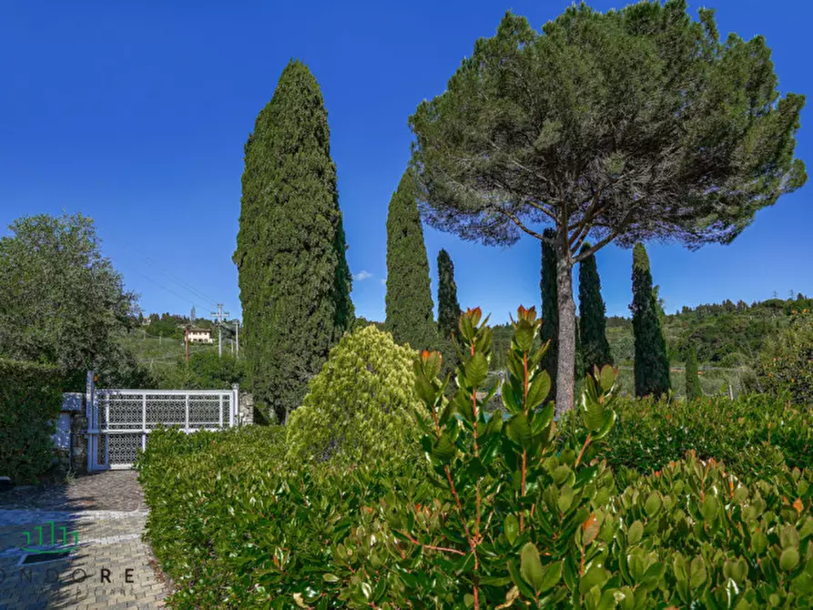 Immagine 5 di Villa in vendita  in via  di San Romano a Firenze