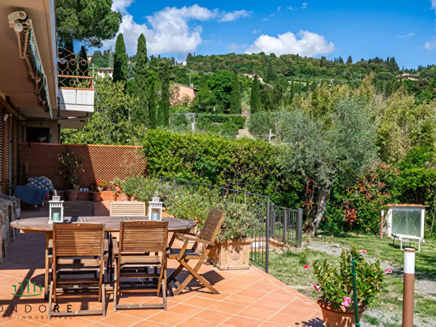 Immagine 11 di Villa in vendita  in via  di San Romano a Firenze