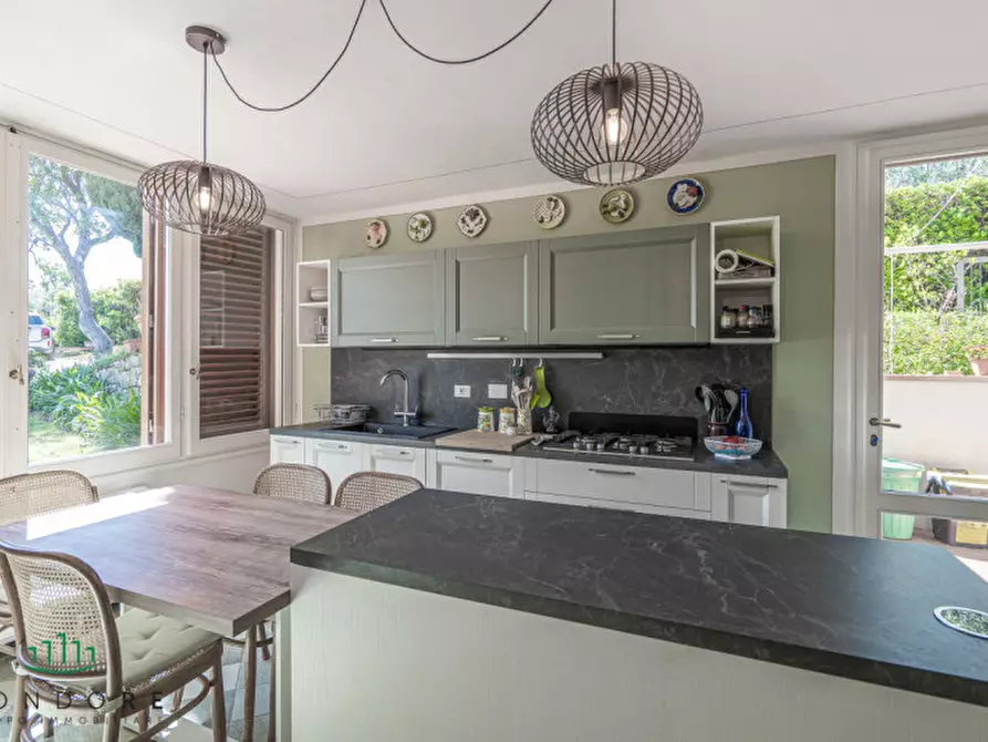 Immagine 12 di Villa in vendita  in via  di San Romano a Firenze