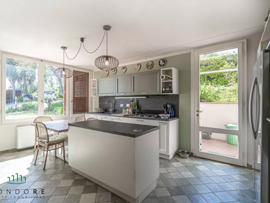 Immagine 14 di Villa in vendita  in via  di San Romano a Firenze