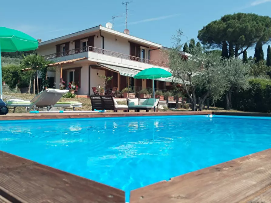 Immagine 25 di Villa in vendita  in via  di San Romano a Firenze