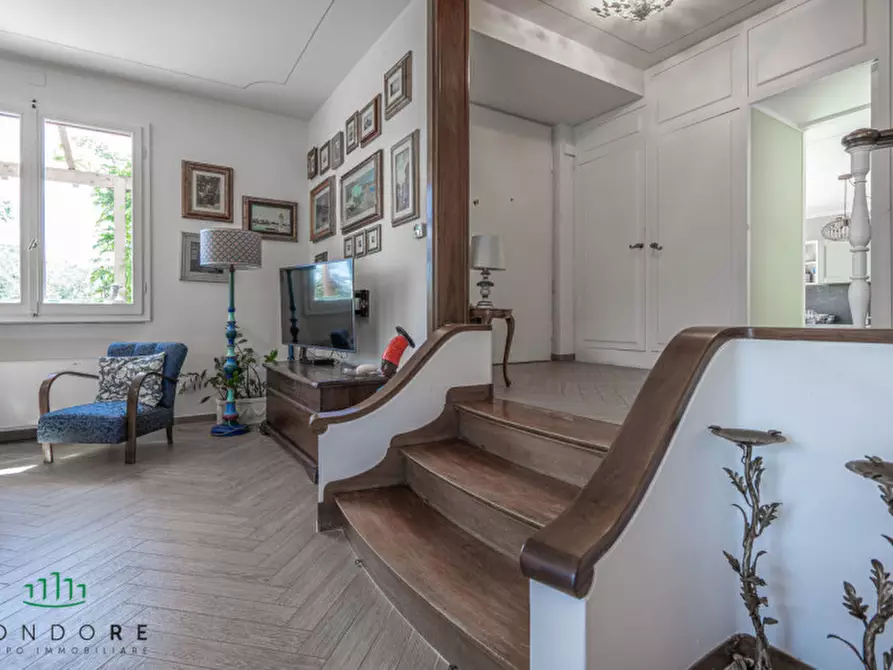 Immagine 39 di Villa in vendita  in via  di San Romano a Firenze