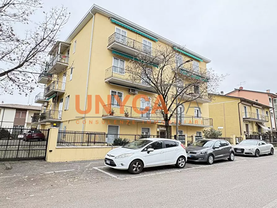 Immagine 4 di Appartamento in vendita  in Via Dolomiti a Verona