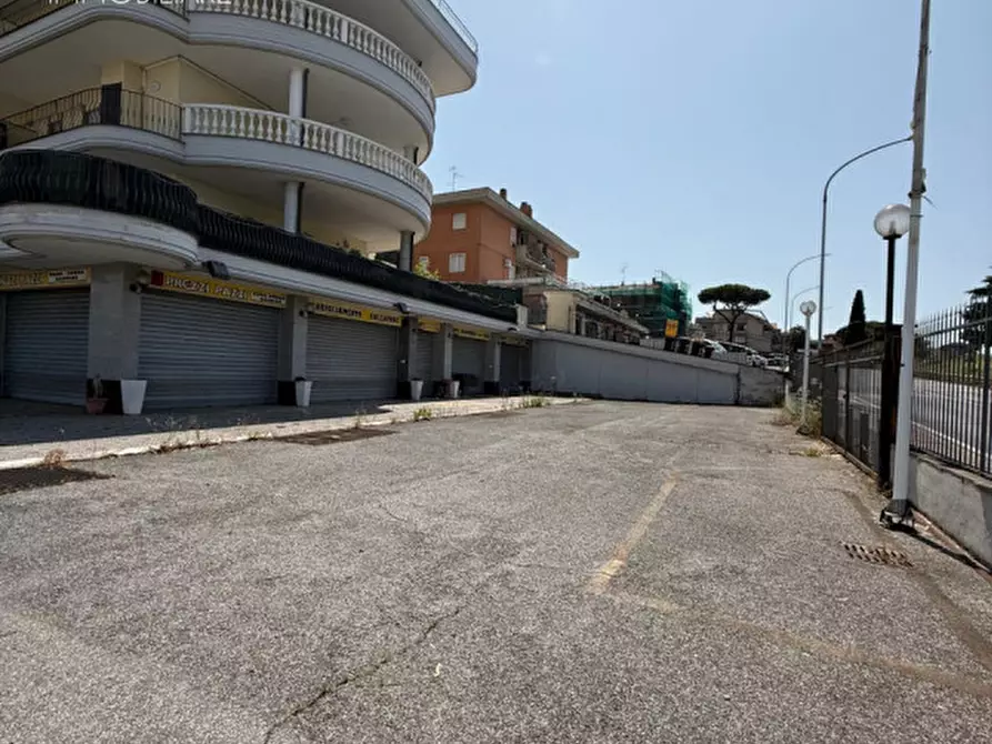 Immagine 8 di Attività commerciale in affitto  in via casilina 1932 a Roma