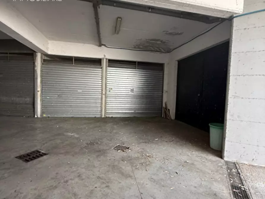 Immagine 12 di Attività commerciale in affitto  in via casilina 1932 a Roma