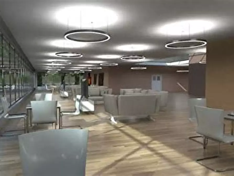 Immagine 4 di Negozio in vendita  in Via Preare a Verona