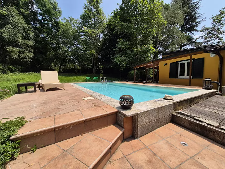 Immagine 4 di Villa in vendita  in Via Cordona 5 a Agrate Conturbia