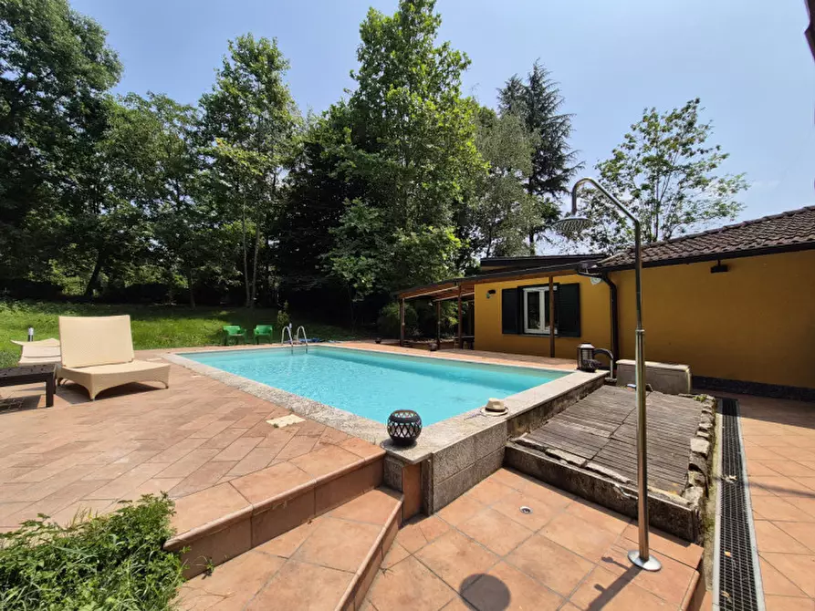 Immagine 5 di Villa in vendita  in Via Cordona 5 a Agrate Conturbia