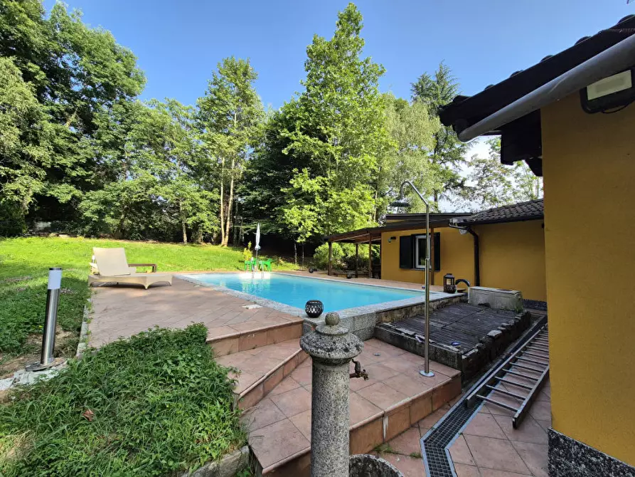 Immagine 7 di Villa in vendita  in Via Cordona 5 a Agrate Conturbia